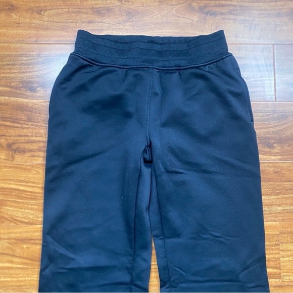 Under Armour Women’s Black Loose Fit Ankle Sweatpants Size Medium Activewear - Picture 3 of 12
